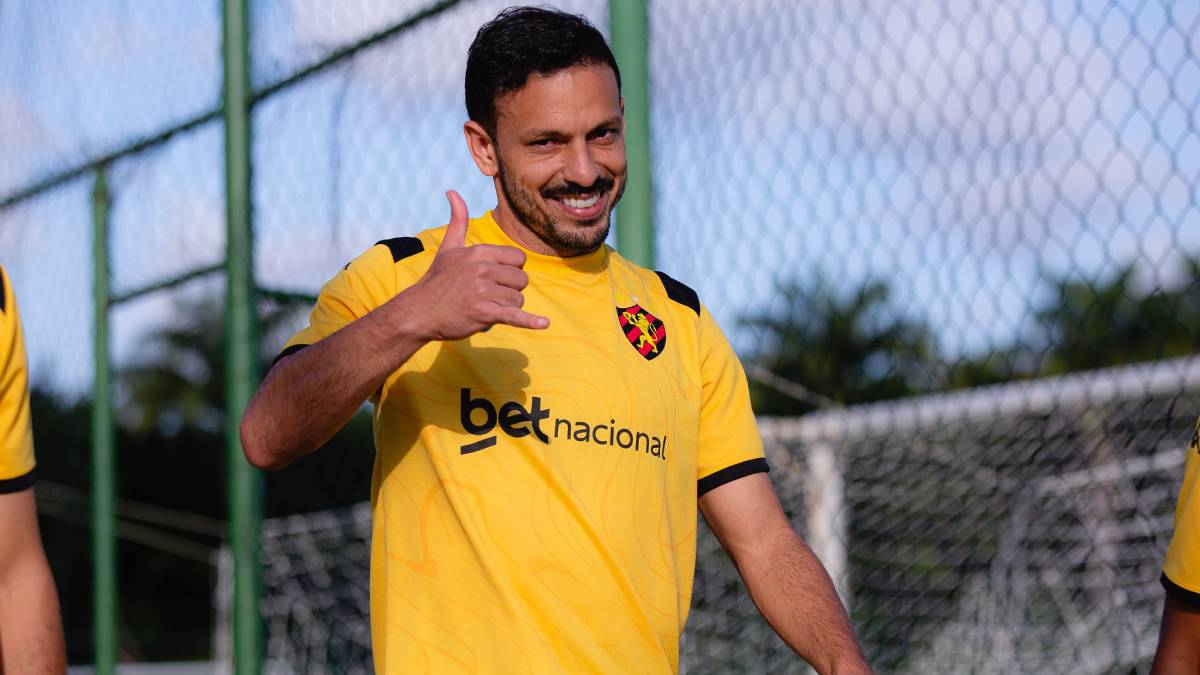 Yago Felipe convoca torcida e projeta decisão entre Sport x Athletic: “Não podemos entrar desligados”