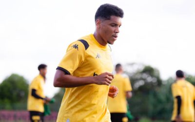 Após entorse, Pedro Martins inicia transição no Sport; retorno pode ocorrer nos próximos dias