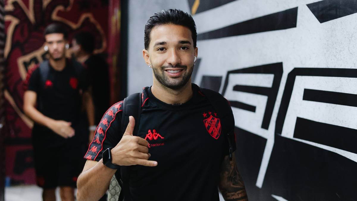 Após início difícil, Clayson volta a ganhar espaço no Sport e mira sequência na Série B: “Objetivo é o acesso”