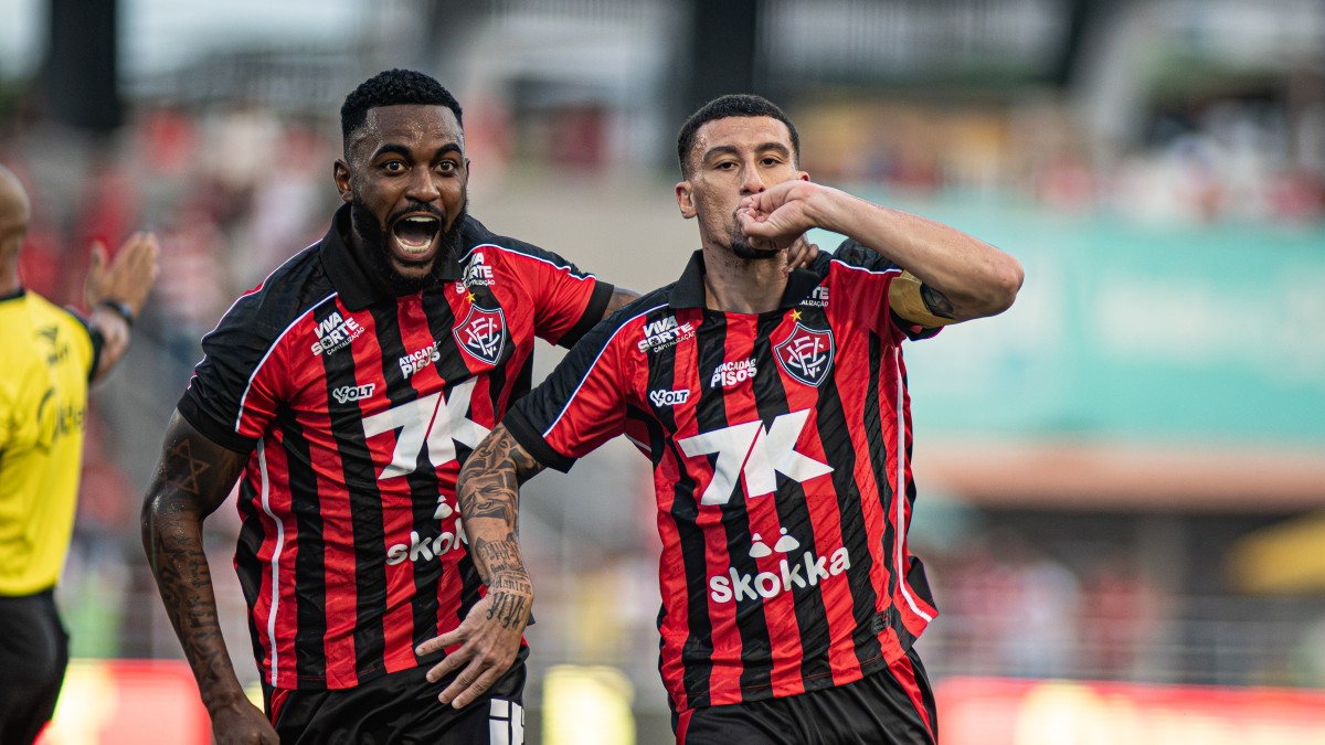 Em partida elétrica e de muitos gols, Vitória vence o CRB fora de casa pelo Nordestão