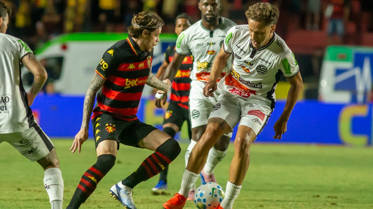 Chrystian Barletta, atacante do Sport, em jogo contra o Athletic