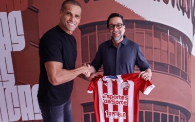 Rivaldo visita CT do Náutico e acompanha início do filho no sub-20 do Timbu