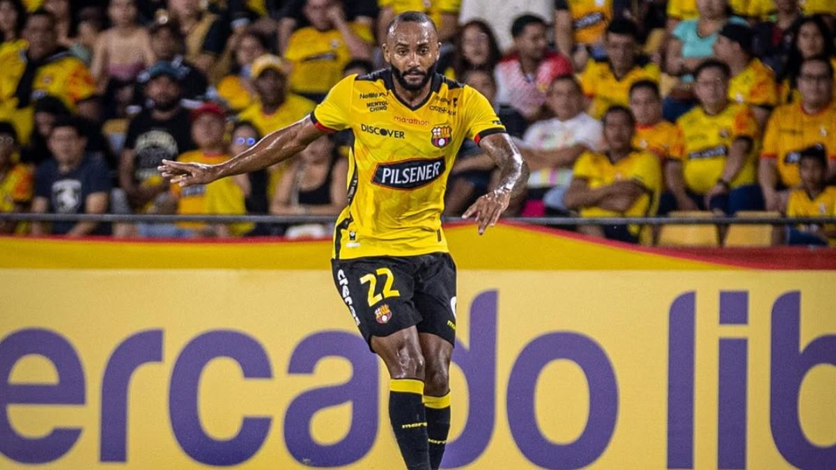 Hélio se surpreende com acerto do Náutico com Leonai Souza e revela prazo de estreia