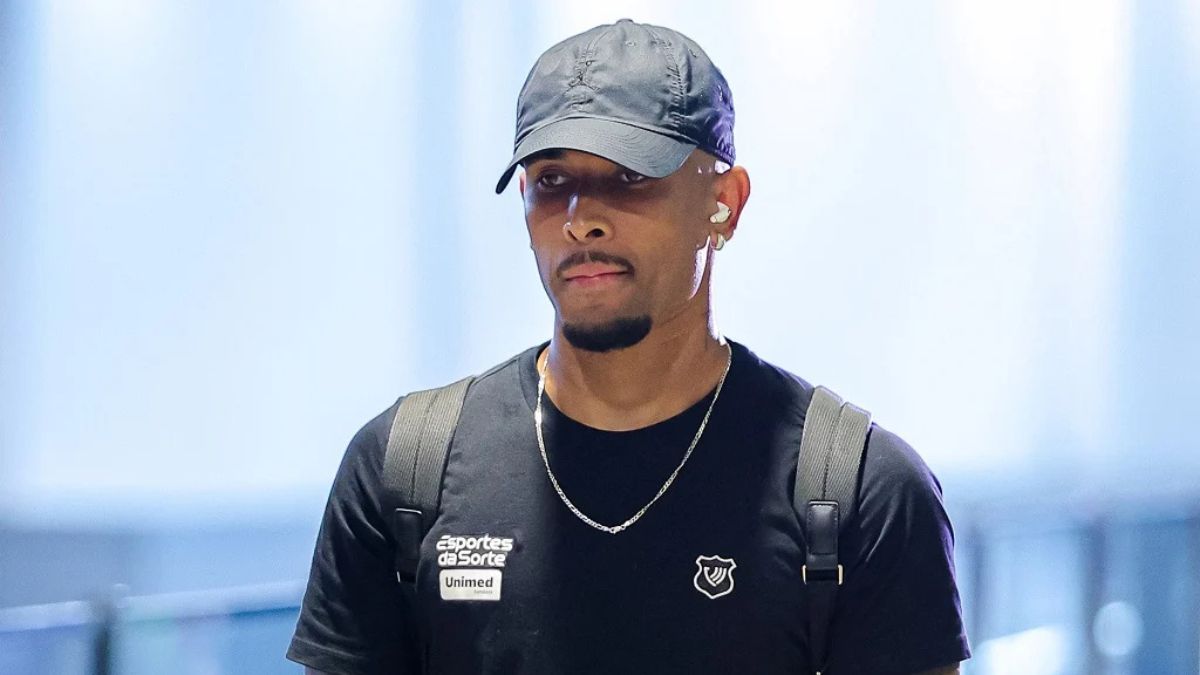 Com Gustavo Prado e apenas dois volantes, Ceará embarca para jogo contra a Ponte Preta