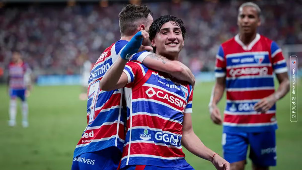 José Herrera comemorando gol pelo Fortaleza