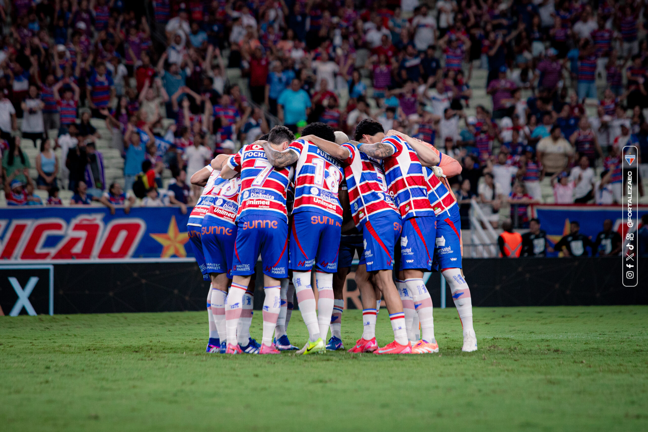 Jogadores do Fortaleza reunidos antes da final do Cearense