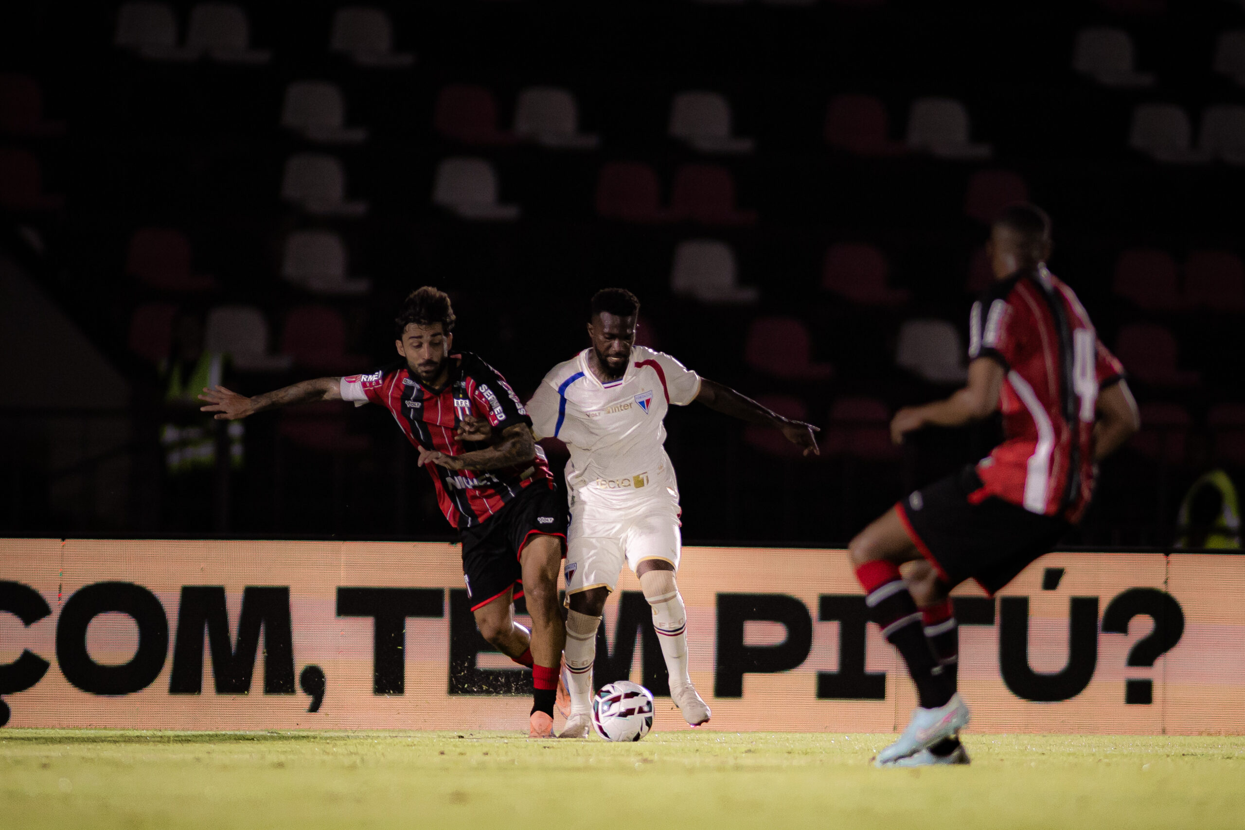 Em noite desastrosa, Fortaleza é goleado pelo Botafogo-SP na estreia da Série B