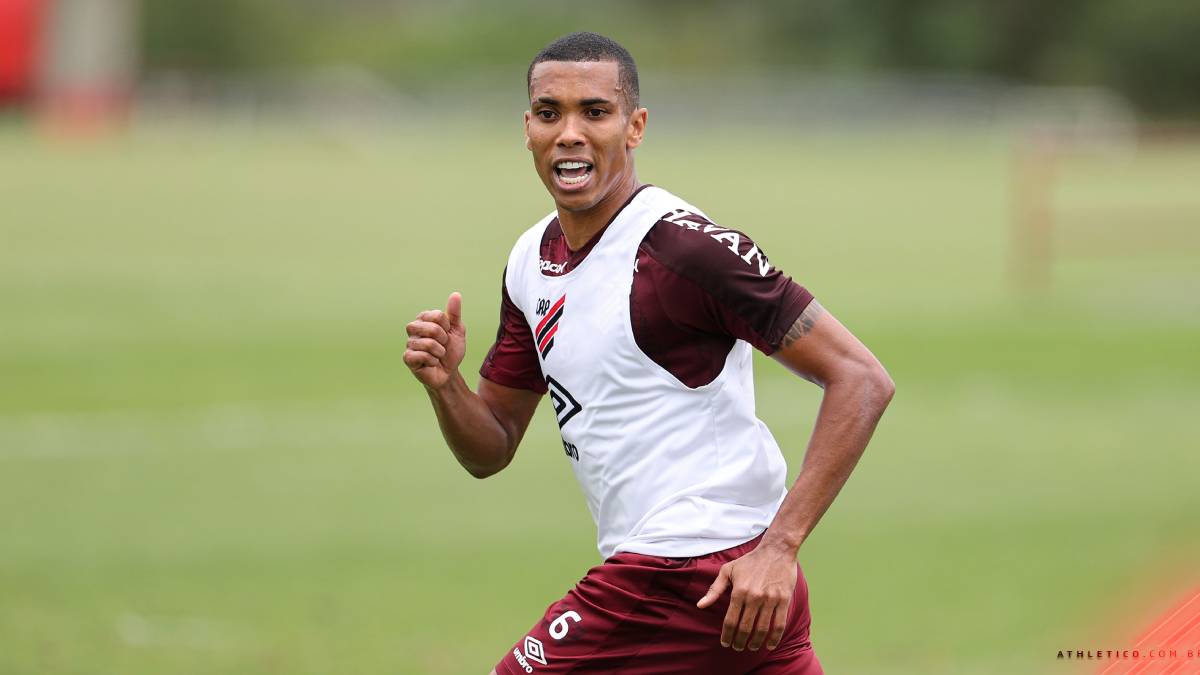 Livre no mercado após deixar o Athletico-PR, Madson é o novo reforço do Sport para 2026