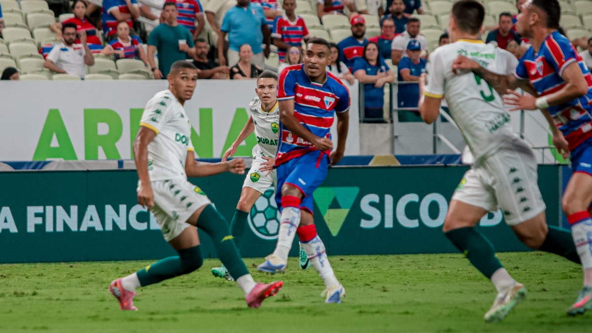 Maurício Mucuri, lateral-direito do Fortaleza