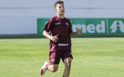 Santa Cruz envia proposta pelo atacante Jhoninha, do Velo Clube