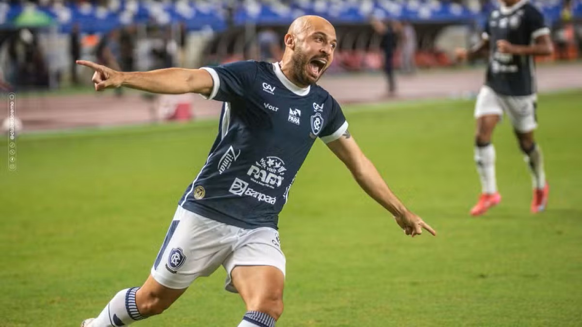 Santa Cruz anuncia contratação do meia Régis, ex-Bahia e Sport 2 Régis, novo meia do Santa Cruz