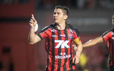 Osvaldo desconversa sobre aposentadoria, mas ressalta “legado” deixado no Vitória: “Mais um momento importante na minha carreira”