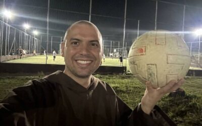 Ingressos para jogo solidário com Frei Gilson na Arena de Pernambuco já estão disponíveis para o público