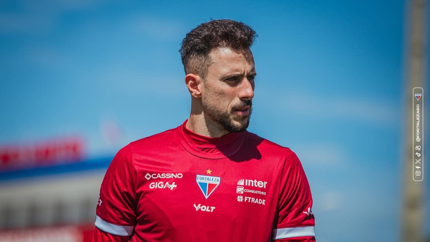 Vila Nova caminha para contratar Helton Leite, goleiro que está de saída do Fortaleza