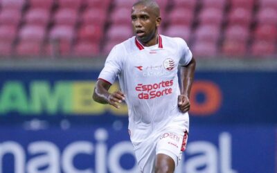 Náutico oficializa rescisão de contrato com atacante Jonas Toró