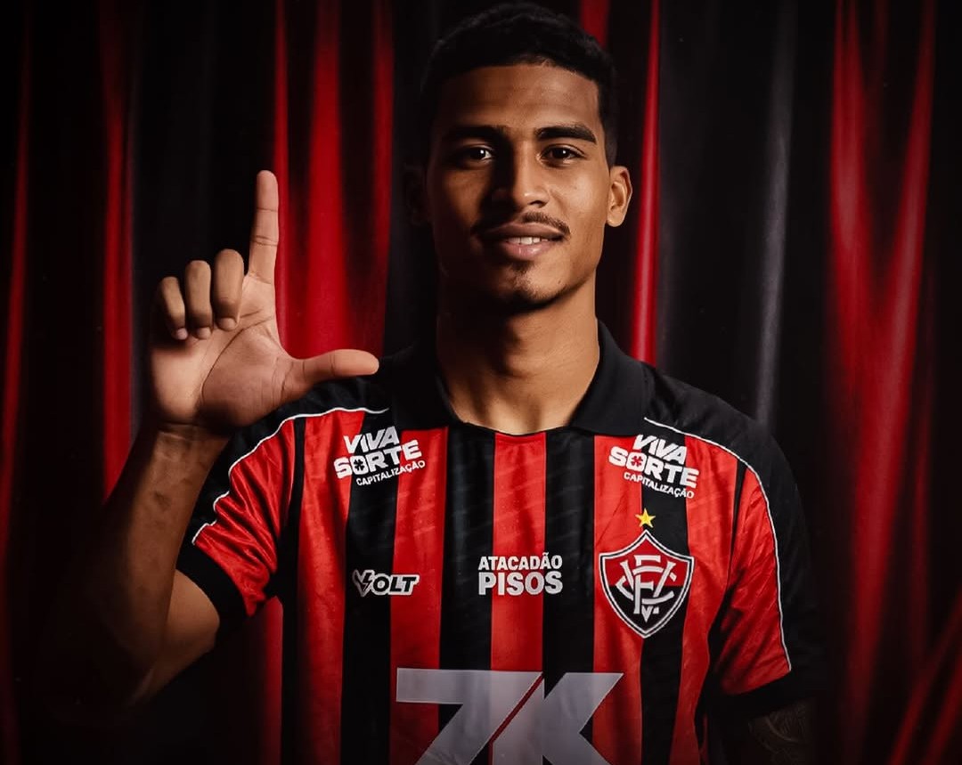 Renê - Atacante - Vitória