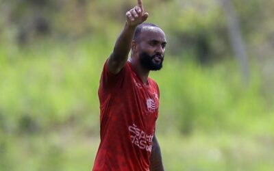 Náutico rescinde com Leonai e volante está perto de acerto com o Millionarios-COL