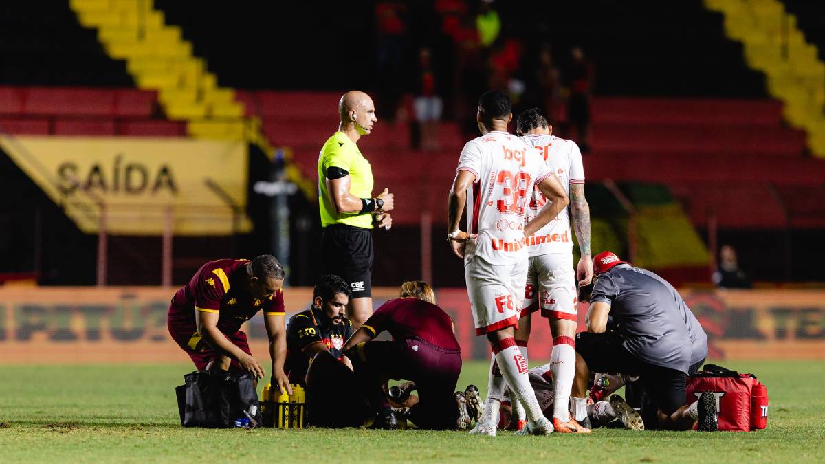 Sport: Zé Roberto sofre entorse no tornozelo e vira dúvida contra o Londrina; o atleta será reavaliado
