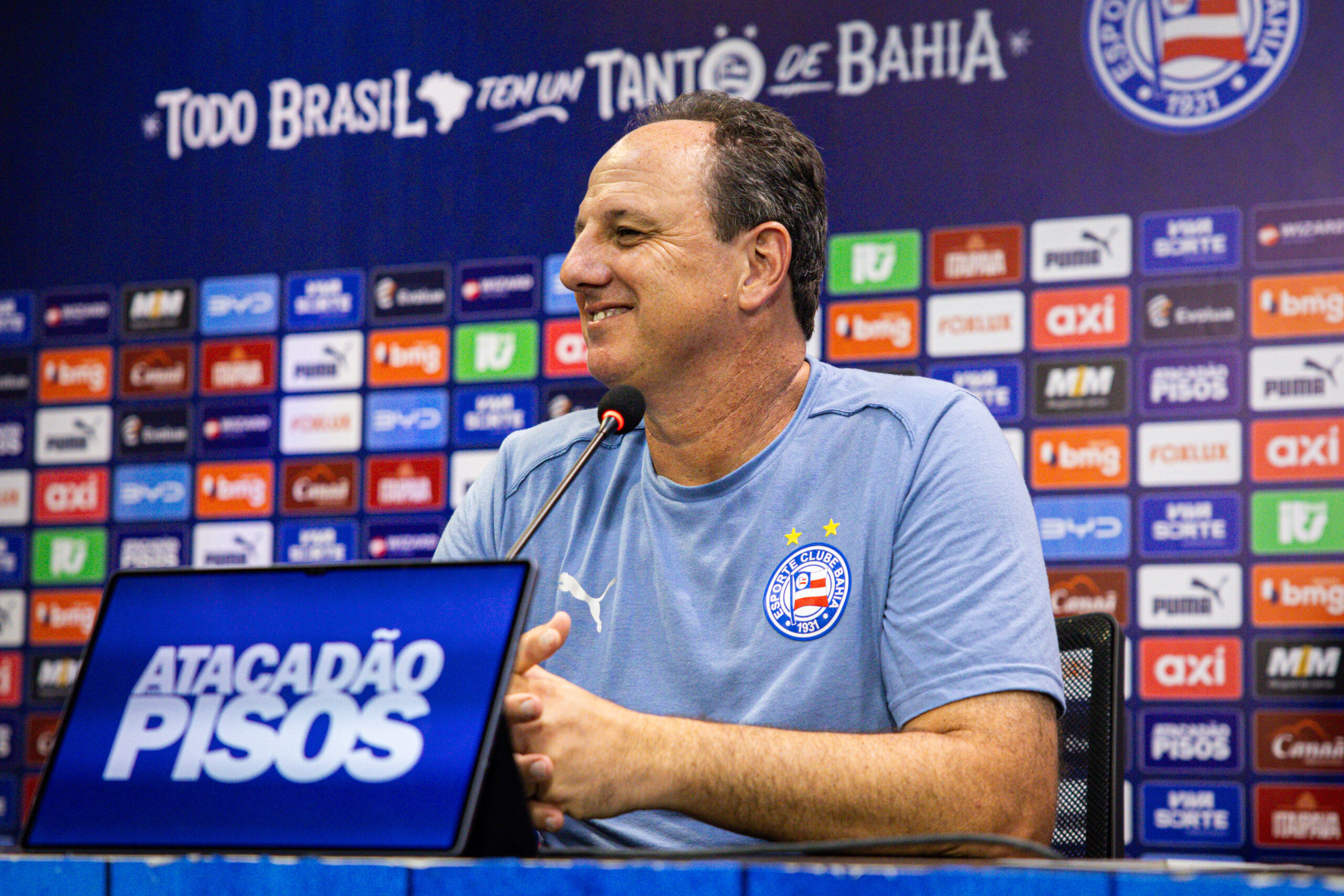 Rogério Ceni destaca desempenho defensivo do Bahia contra o Athletico-PR: “O time se entregou muito”