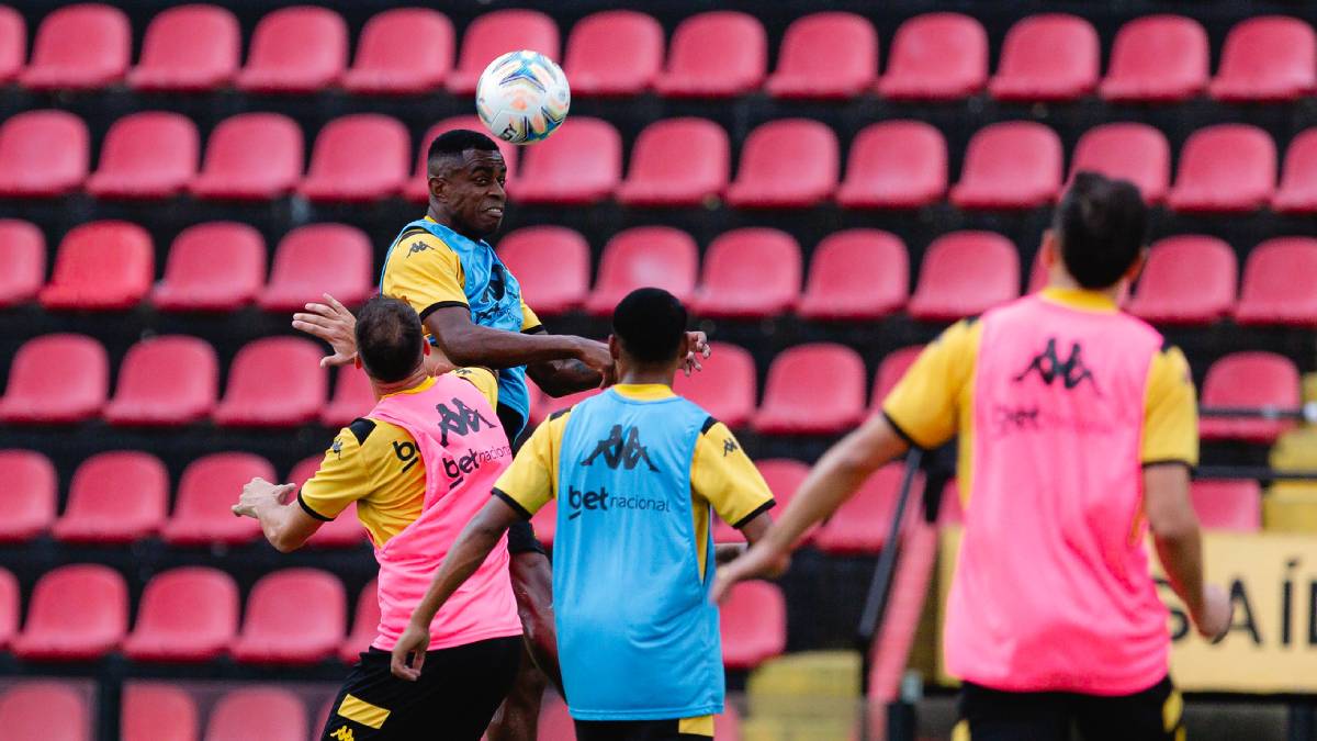 Marcelo Benevenuto treina com elenco e se aproxima de retorno pelo Sport