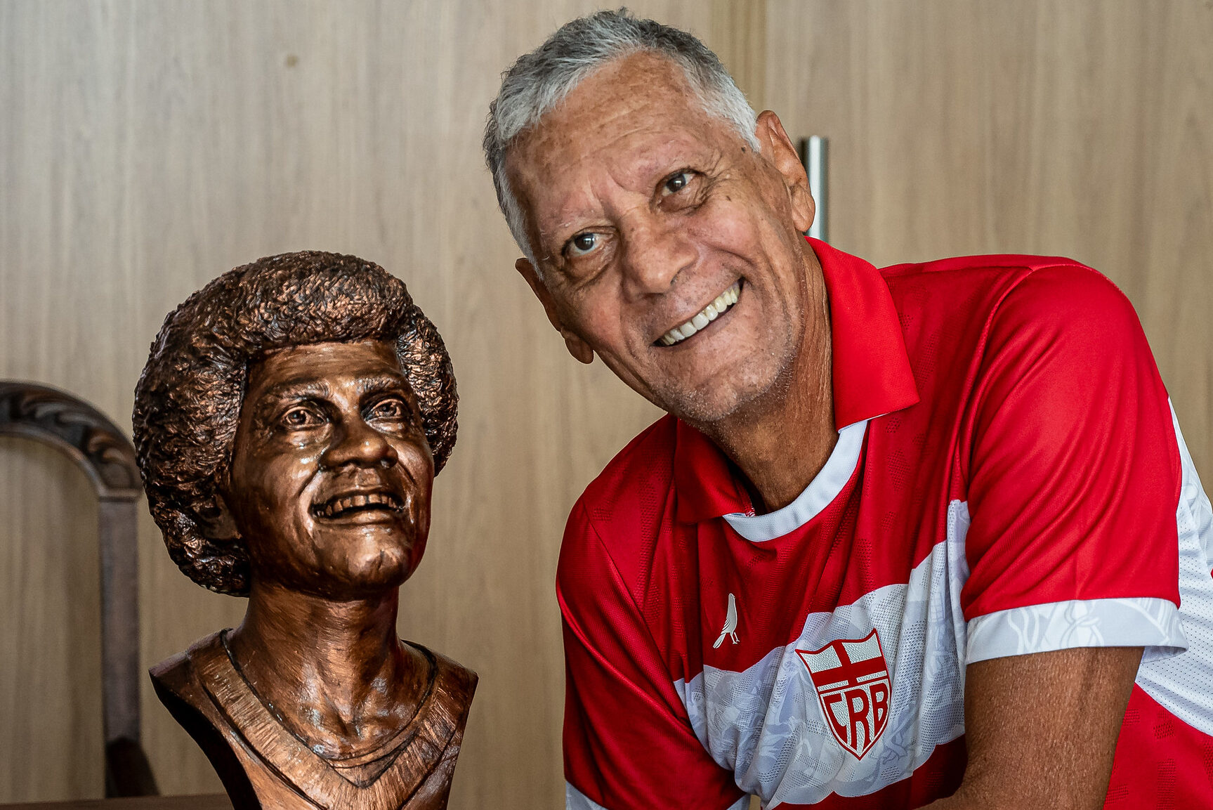 CRB inaugura busto em homenagem ao ídolo Joãozinho Paulista