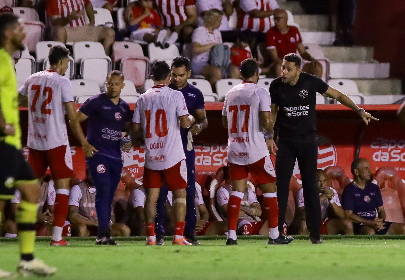 Com um dos piores ataques da Série B, técnico do Náutico alerta sobre falta de eficiência do time