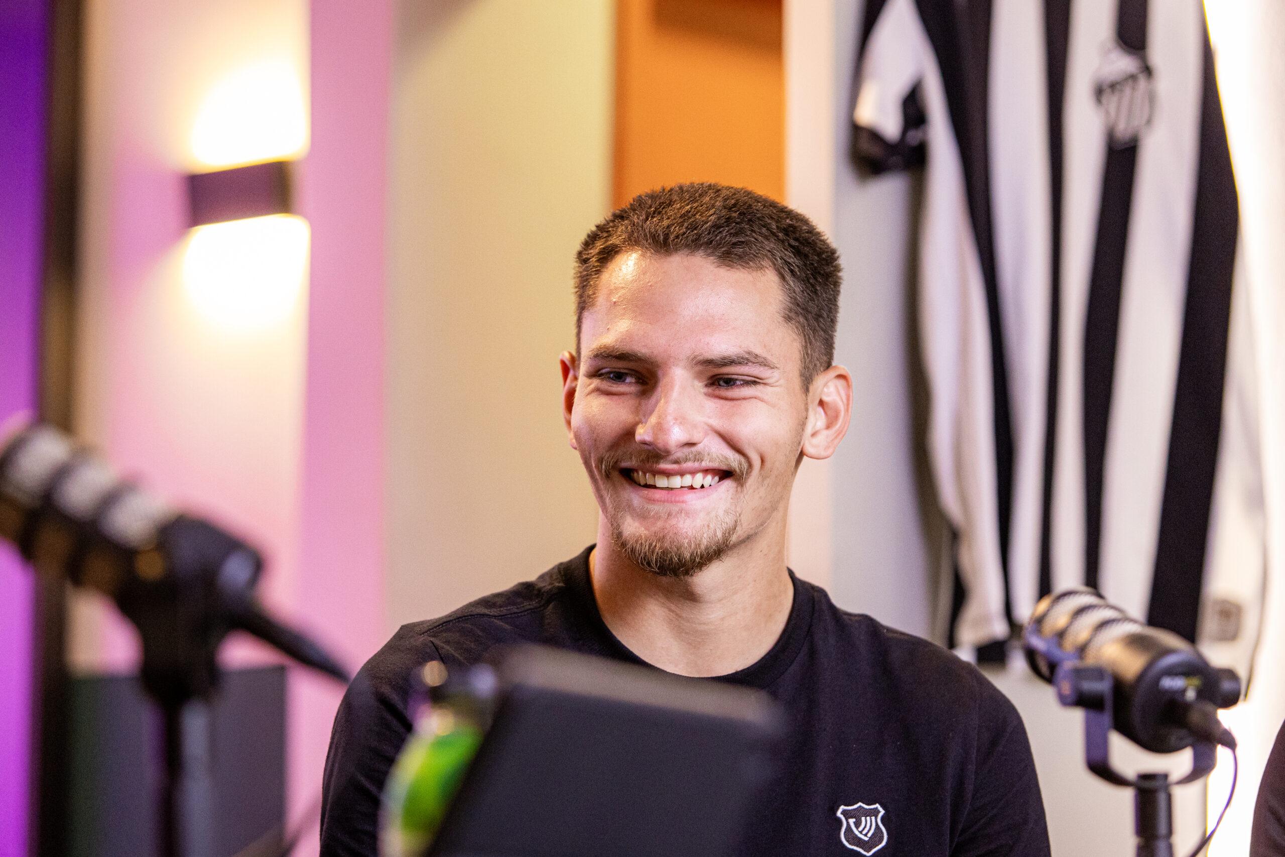 Ceará: João Gabriel revela surpresa com titularidade no clássico e elogia receptividade do elenco profissional