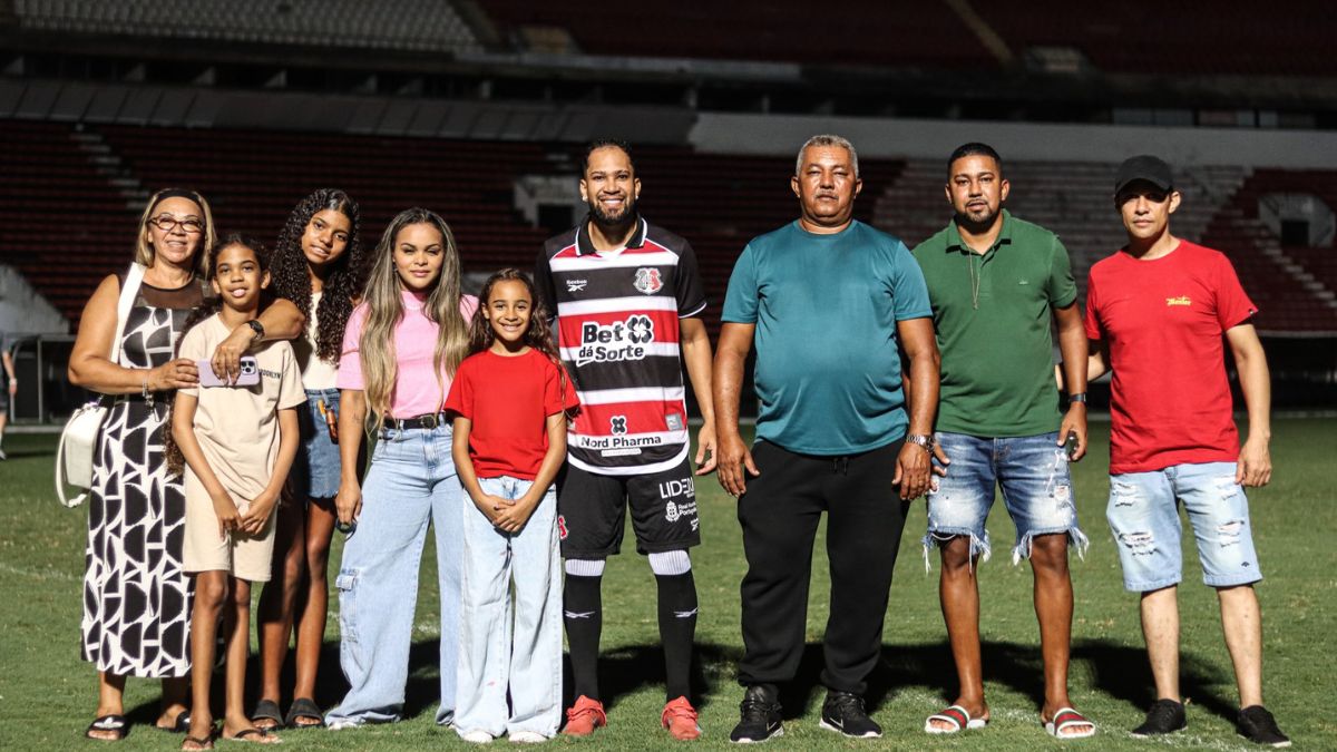 Everaldo relembra início no Santa Cruz, revela bastidores da chegada e prazo para estrear