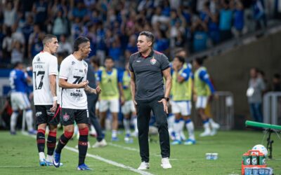 Pior visitante da Série A, Vitória testa crise da Chapecoense fora de casa