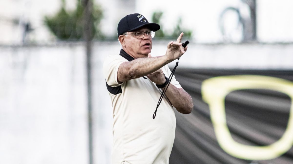 Sondado pelo Caxias, técnico Waguinho Dias segue no ABC e foca na briga pelo título da Série D