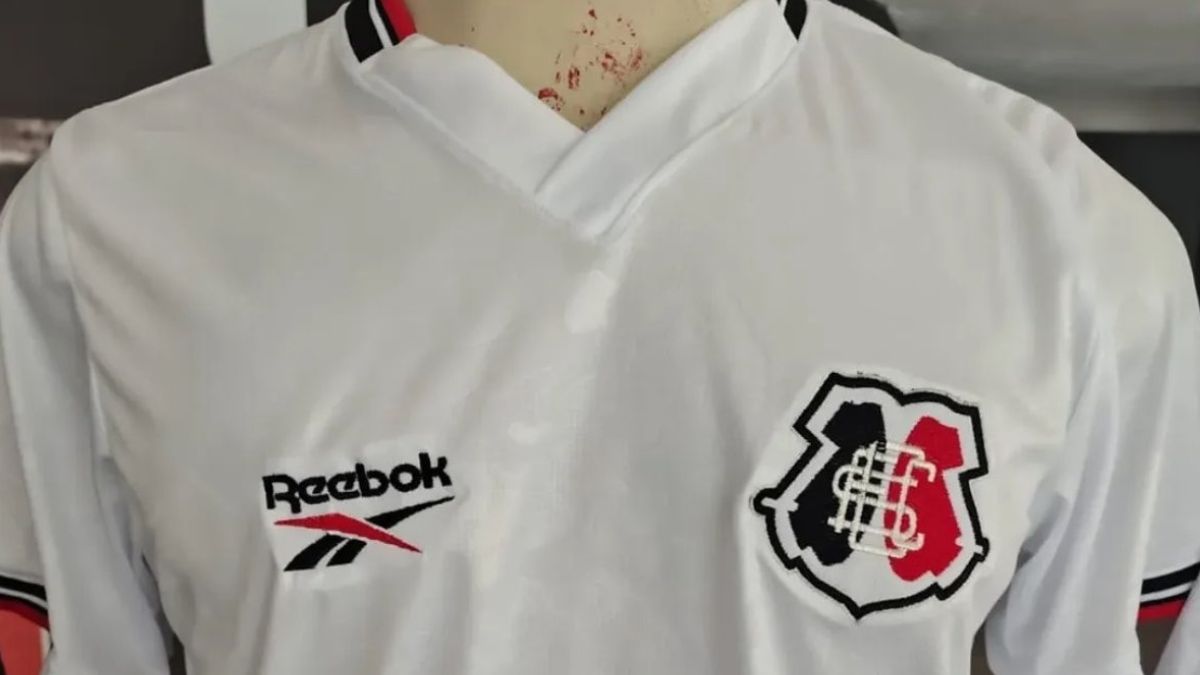 Suposta venda de camisas falsificadas do Santa Cruz em quiosque no Arruda gera atrito