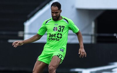 Everaldo é relacionado e pode fazer a estreia pelo Santa Cruz neste domingo