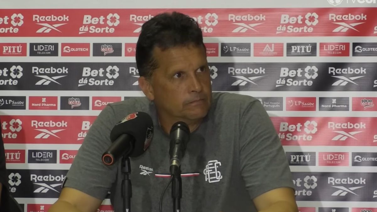 Claudinei exalta entrega dos atletas e elogia torcida do Santa em vitória na Série C