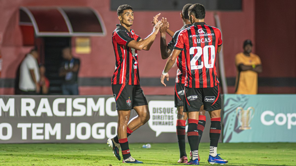 Com time misto, Vitória vence o Piauí e assume liderança do Grupo A da Copa do Nordeste