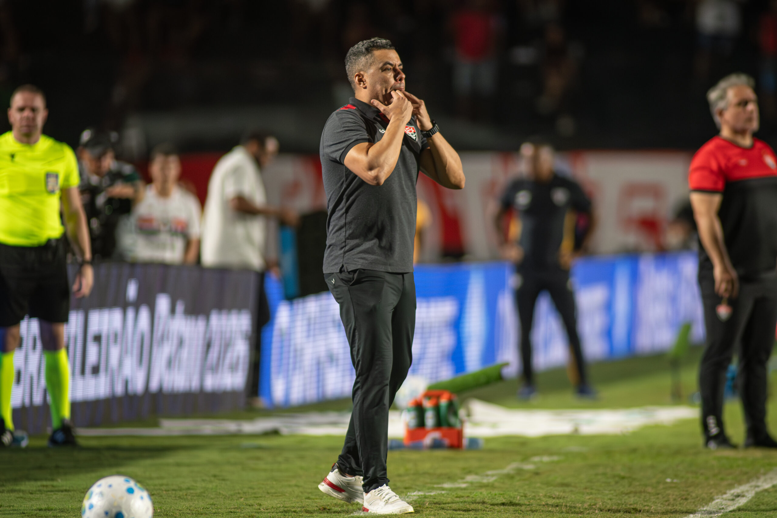 Jair esperava “jogo mais fácil” para o Vitória contra o Piauí: “Era para a gente descansar a cavalaria”