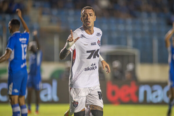 Renzo López comemora seu gol - Foto: Victor Ferreira/EC Vitória