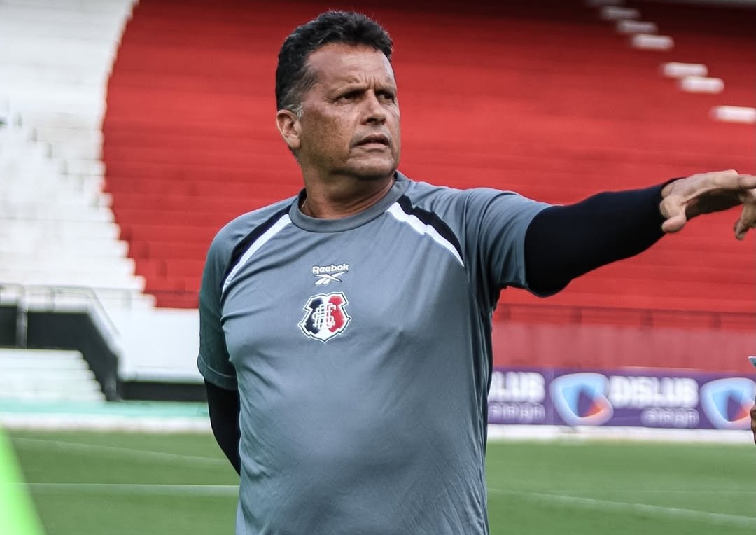 Claudinei Oliveira - Treinador - Santa Cruz