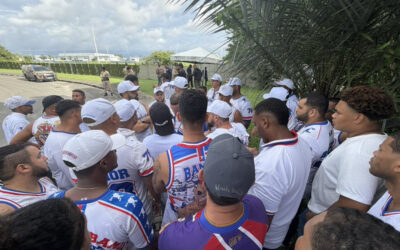 Torcida organizada do Bahia cobra jogadores no CT após derrota para o Remo