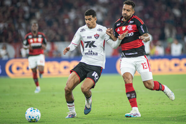 Vitória recebe Flamengo pela Copa do Brasil e conta com apoio da torcida para reverter desvantagem; confira a provável escalação 1 Vitória perdeu jogo de ida por 2 x 1 no Maracanã - Foto: Victor Ferreira/EC Vitória