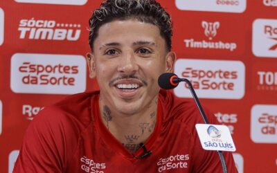 Wenderson alerta sobre Náutico não poder errar na Série B e diz que vive melhor momento da carreira