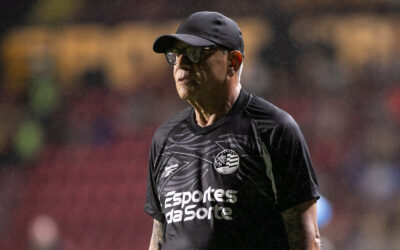 Hélio dos Anjos diz que Náutico fez um “jogo péssimo” no primeiro tempo do Clássico e critica atuação de jogadores