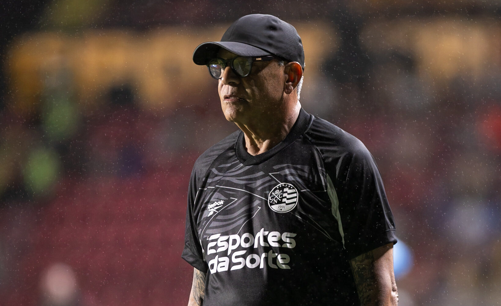 Hélio dos Anjos diz que Náutico fez um “jogo péssimo” no primeiro tempo do Clássico e critica atuação de jogadores
