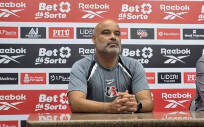 Cristian de Souza defende atacantes corais: “Ninguém tem os camisas 9 que o Santa Cruz tem”