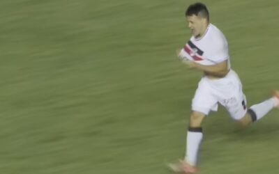 Com frango e gol contra de goleiro, Santa Cruz vence a Inter de Limeira na estreia de Cristian de Souza