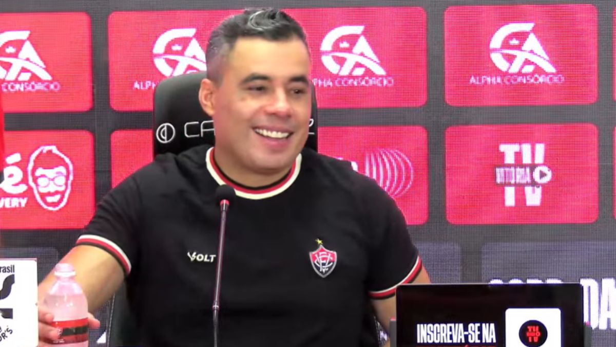 Jair Ventura celebra maior goleada desde sua chegada no Vitória, mas pede pé no chão por vaga na final do Nordestão