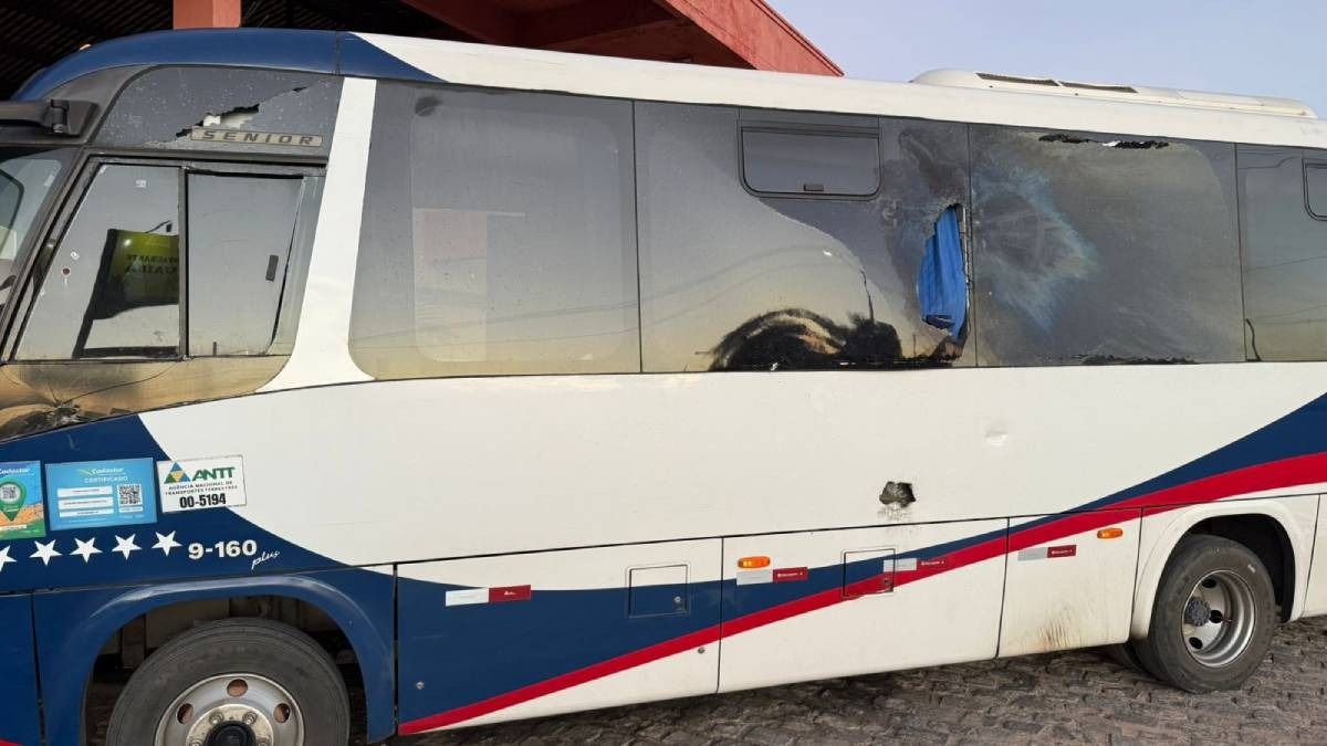 Sport repudia ataque a ônibus de torcida após duelo contra o Fortaleza