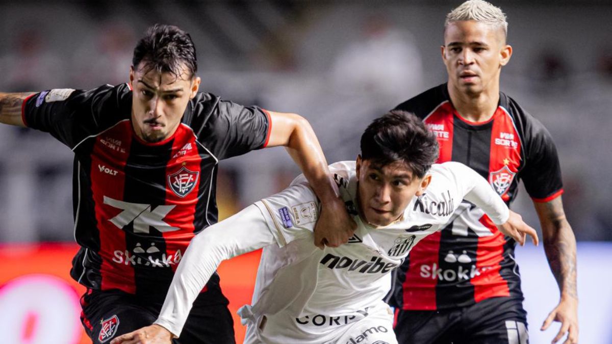 Vitória tem reação tardia, mas perde para o Santos na Vila Belmiro pela Série A