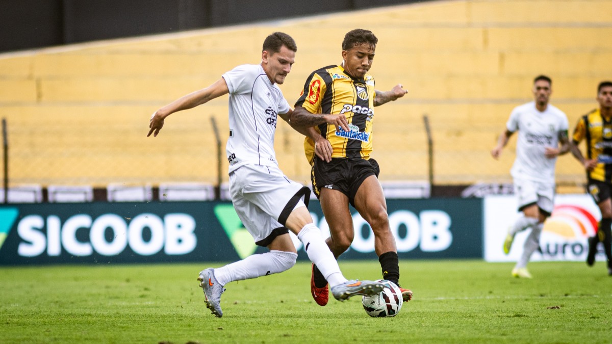 Ceará até busca empate, mas leva gol no fim e é derrotado pelo Novorizontino na Série B