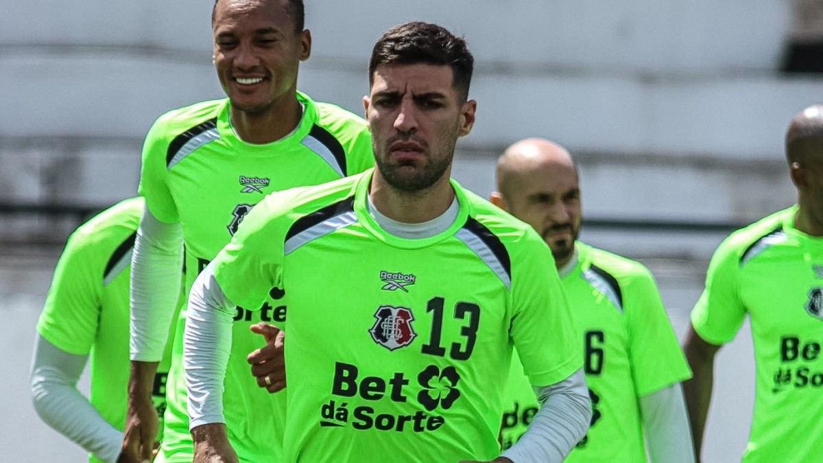 Santa Cruz tem volta de Everaldo e Vitinho contra a Ferroviária e aguarda situação de lesionados 2 Thiago Ennes, lateral-direito do Santa Cruz