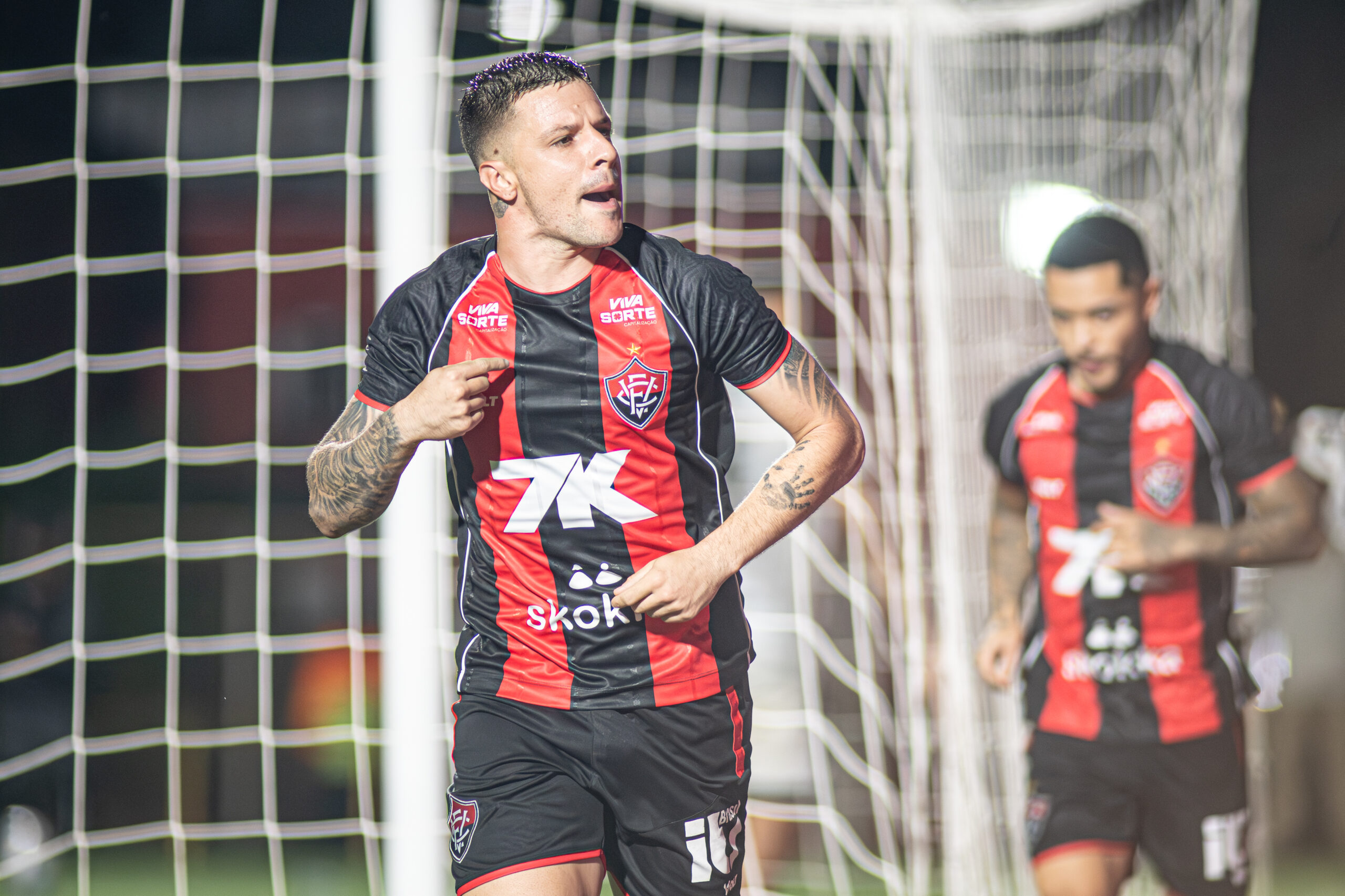 Com gol de Renato Kayzer, Vitória vence Ceará e se classifica para as semifinais da Copa do Nordeste